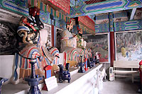Экспозиция одного из храмов вблизи китайской стены.