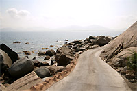Дорога вокруг острова. Скачать вид китайского моря. Морская заставка на компьютер. Фотографии моря