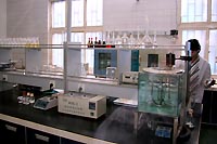 Лаборатория сырьевой базы Хуашен - осуществляет контроль качества сырья и готовой продукции - пептида коллагена ХуаШен