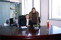 Лидеры Украины: Бдуленко Ирина Анатольевна и Б.А.В. за президентским столом.