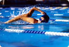 Суставы не любят нагрузок, поэтому лучший спорт для них – плавание