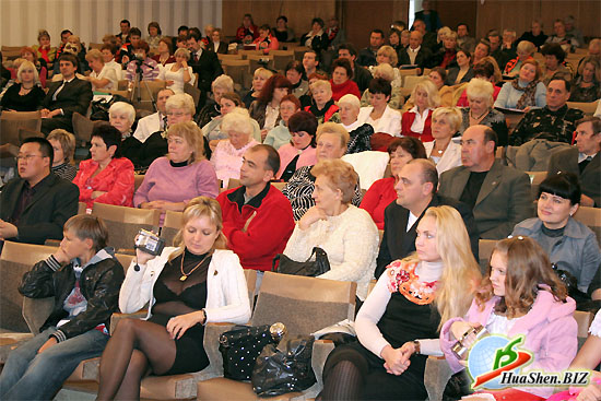 Начало квалификационного семинара ХуаШен в Днепропетровск 2 октября 2010 г.