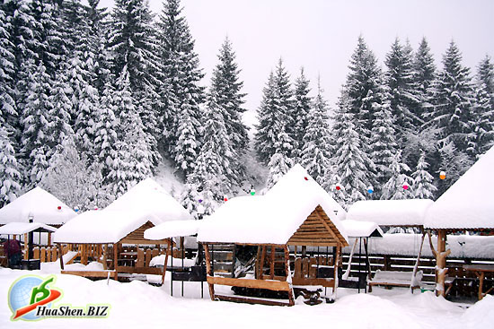 Карпаты зимой. Фотографии и заставки красивых зимних пейзажей в Карпатах. Природа зимой и снежные сугробы снега в горах и на вершинах Карпат. Фото и коллажи.